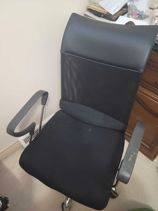 Office chair in Chairs & Recliners in St. Albert