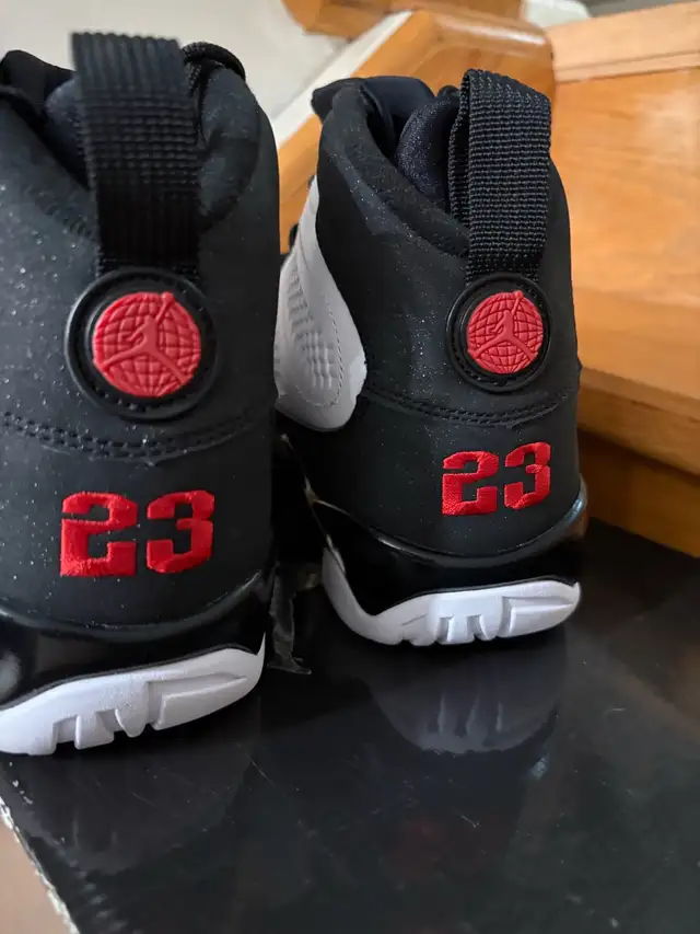 Jordan IX size 9.5 in Men's Shoes in Mississauga / Peel Region - Image 4