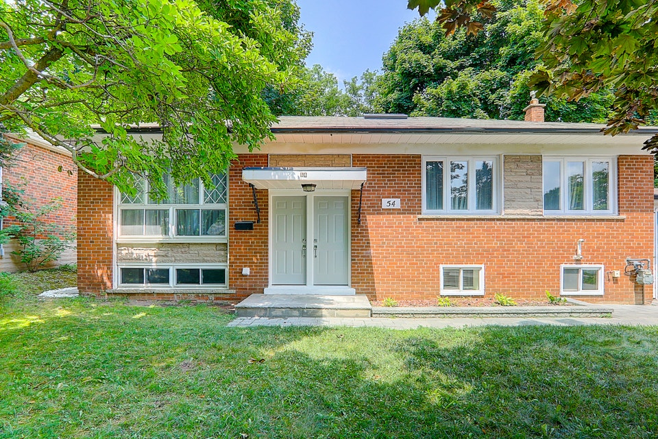 Raised Basement Apartment at Yonge and Davis Newmarket 2