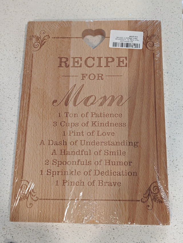 NEW wooden cutting board in Home Décor & Accents in Victoria
