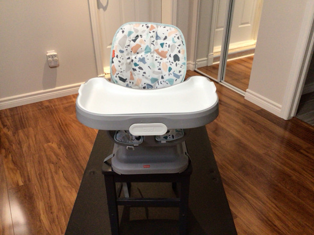 Booster seat  in Feeding & High Chairs in North Bay