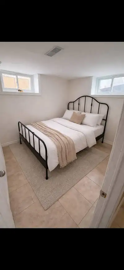 A clean 2 bedroom basement apartment available in Newmarket . In a upscale residential area close to...