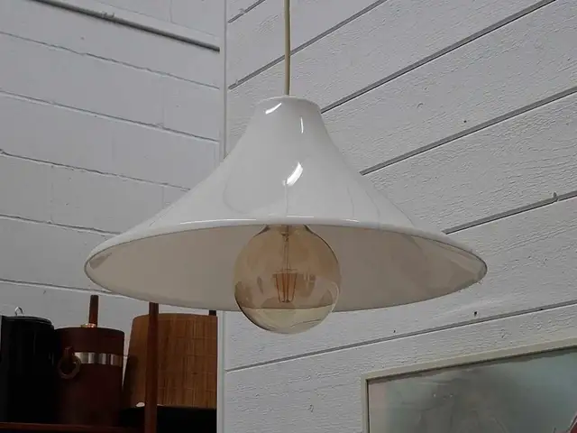 Mid-century scandinavian style pendant light (fixture, pe in Indoor Lighting & Fans in Ottawa - Image 4