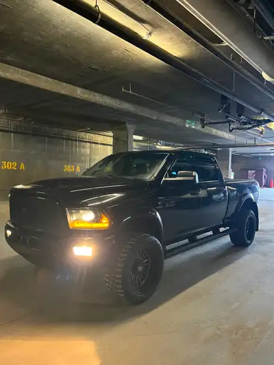 Selling my 2012 dodge ram 3500 Laramie. Absolutely fantastic truck, always very well looked after. S...
