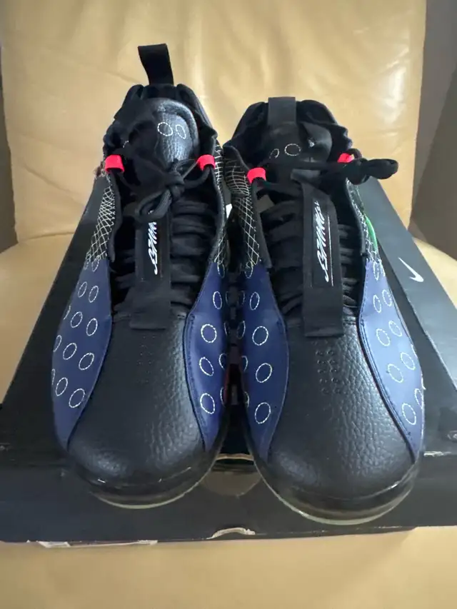 Nike air max 720 waves size 11:5,or size 12 in Men's Shoes in City of Toronto - Image 3