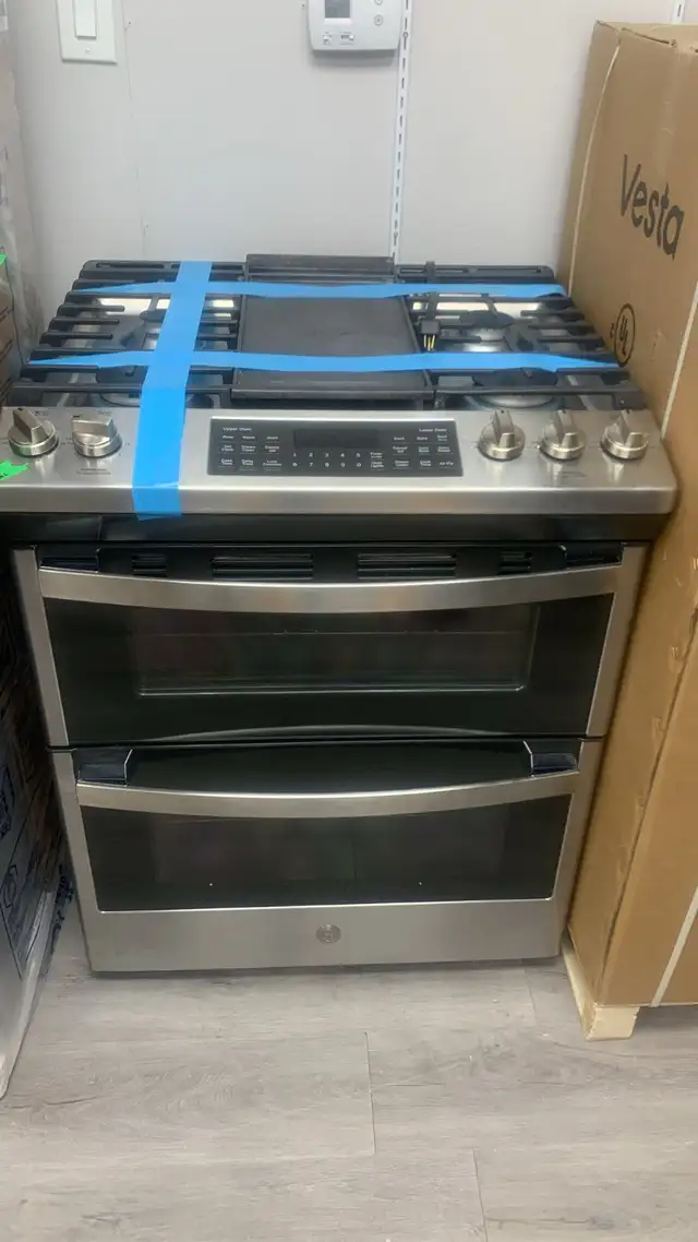 Stove 30''-GE 6.8 cuft  JCGSS86SP2SS Double Oven Gas Stainless in Stoves, Ovens & Ranges in Mississauga / Peel Region - Image 2