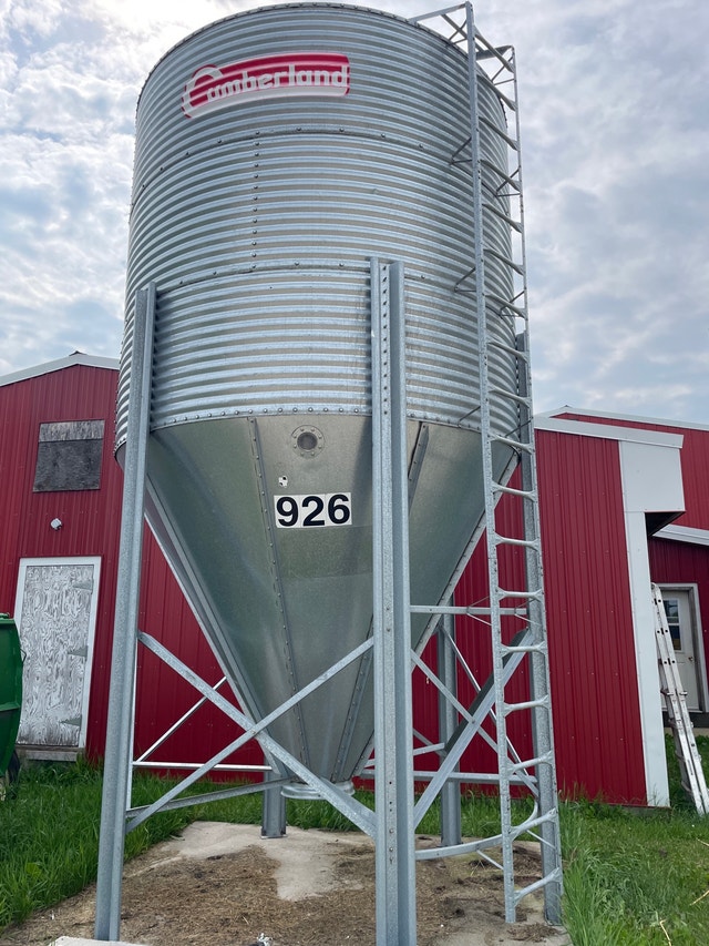 Cumberland feed bins Farming Equipment Winnipeg Kijiji
