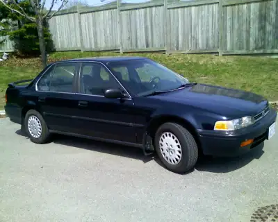 Used K&N air filer for 1990-1993 Honda Accord 4 Cylinder • Excellent condition inside box • Used bri...