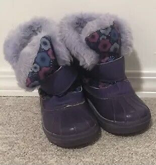 Toddler sz 11 Cougar Winter Boots in Other in Medicine Hat