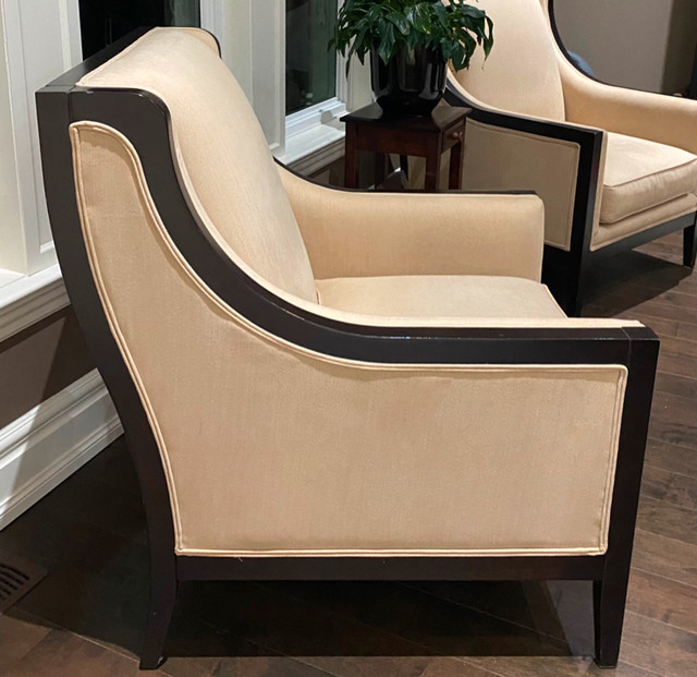 Classic High Back Arm Chair in Chairs & Recliners in St. Catharines - Image 2