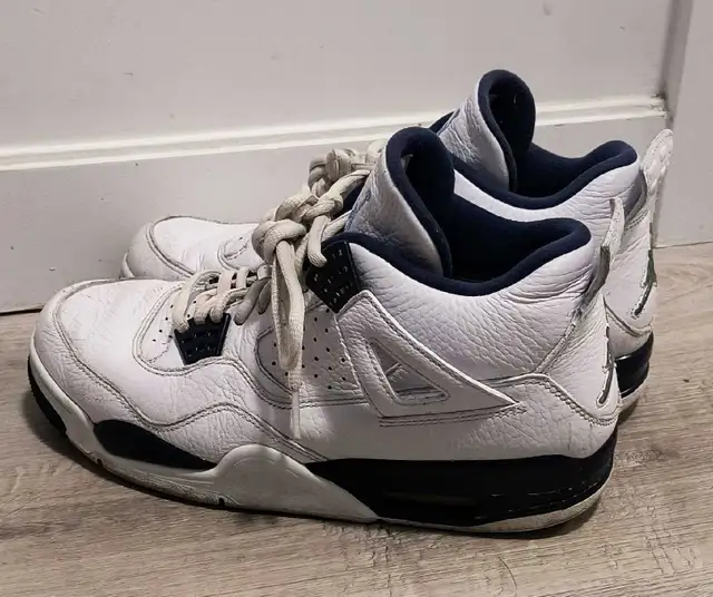 Jordan 4 Retro Shoes (Men Size:9) US) in Men's Shoes in City of Toronto - Image 6