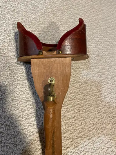 Step back in time with this vintage Saturn Scope stereoscope, a fascinating piece of history for col...