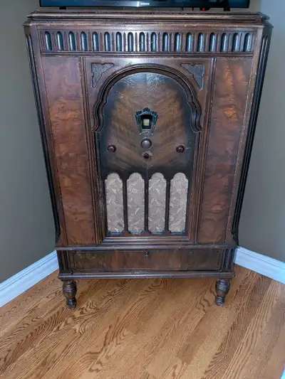 Antique Radio, View more