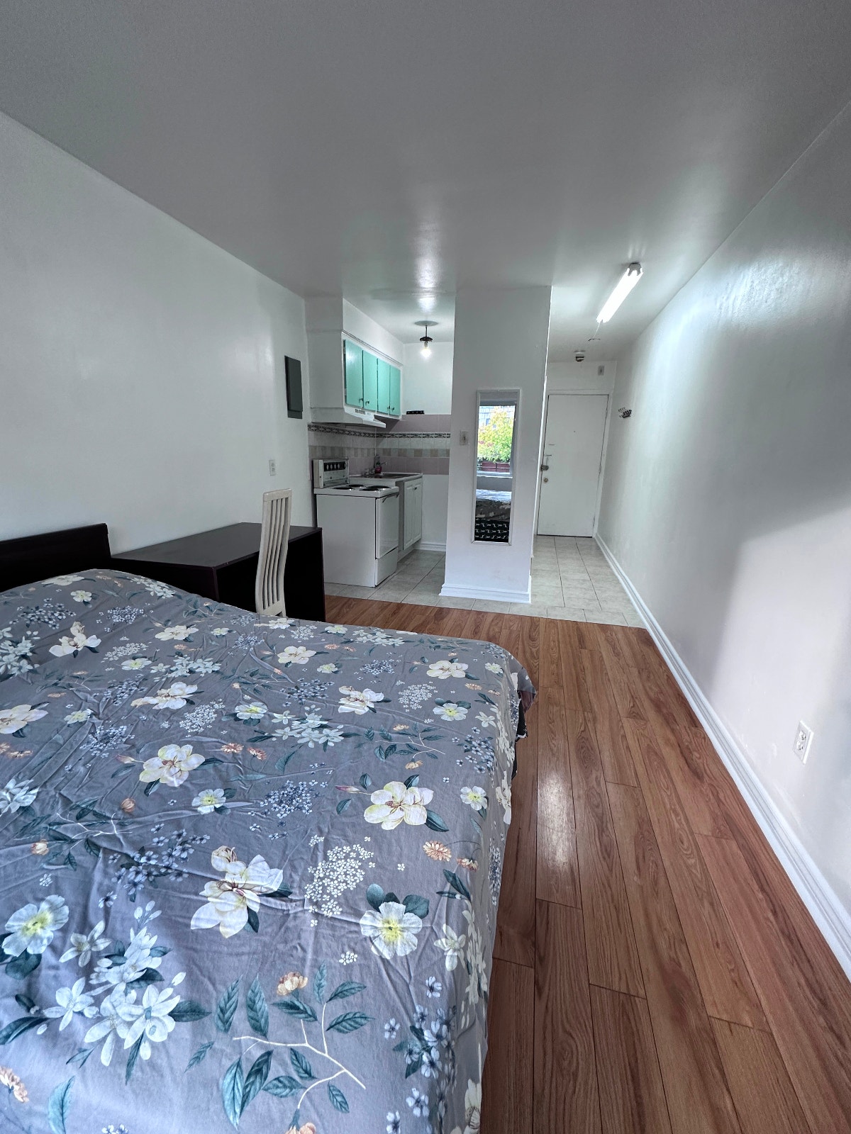 Downtown Near McGill All Included Furnitured Studio for Rent !!! — photo 2