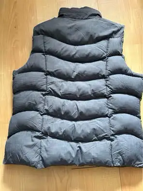 Wind River puffer vest XL $35, full-zip, T-Max Hyper-Dri in Women's - Tops & Outerwear in Oakville / Halton Region - Image 3