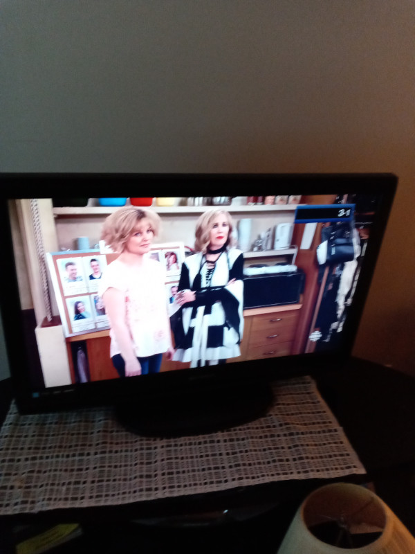 EMERSON TV 30 inch in TVs in City of Halifax - Image 2