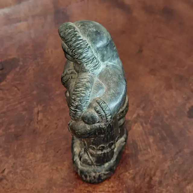 Vintage Inuit Art Sculpture in Arts & Collectibles in Markham / York Region - Image 5