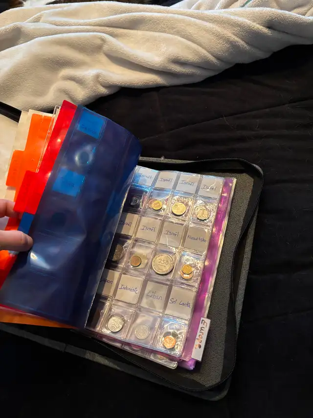 Environ 250 monnaies du monde à vendre. Écrivez-moi !! in Arts & Collectibles in Laurentides - Image 4