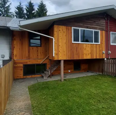 Clean and updated 3 bedroom unit on the inside of the fourplex. Warmer and comfortable. Decent yard....