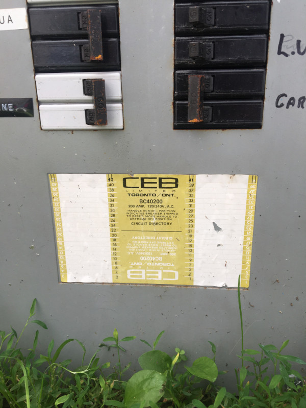 Panneau électrique CEB 200AMP avec disjoncteur principal dans Électricité  à Laval/Rive Nord - Image 3