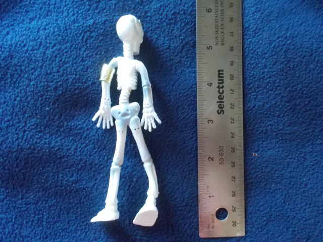 Vintage Bendable Poseable Skeleton Toy Figure 1980s in Arts & Collectibles in London - Image 4