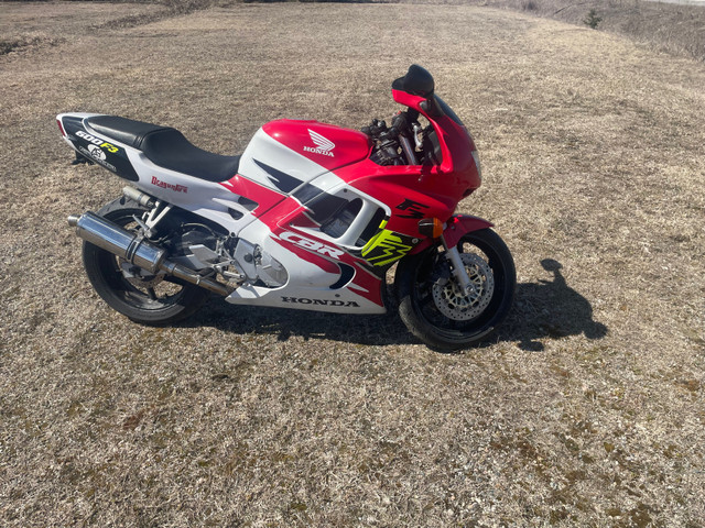 Honda 600 Cbr  in Sport Bikes in Thunder Bay - Image 2