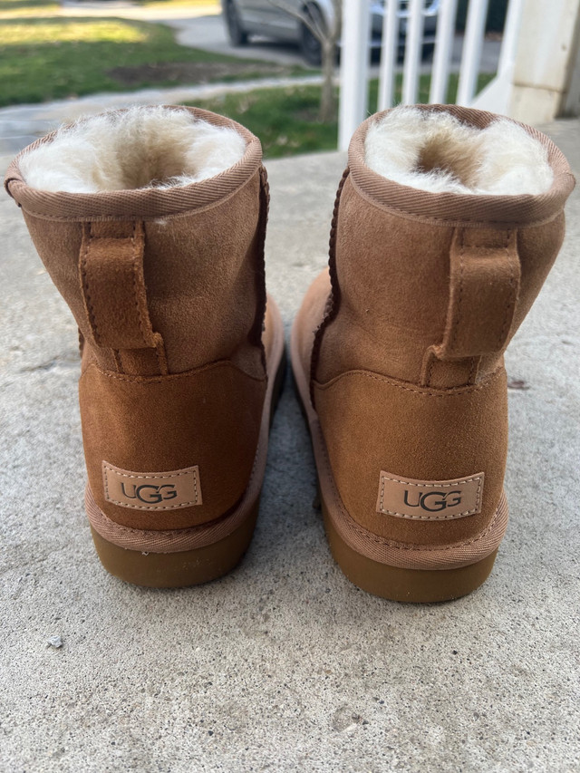 Womens US 10 UGGS in Women's - Shoes in Mississauga / Peel Region - Image 2