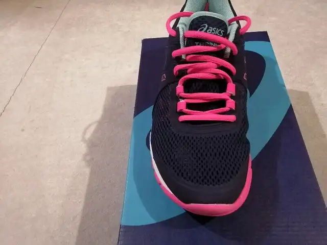 Asics Women's Running Shoes - Indigo Blue and Pink BRAND NEW 6.5 in Women's - Shoes in Markham / York Region - Image 7