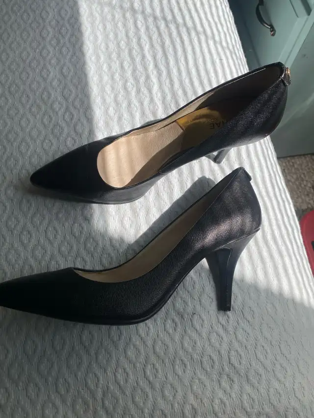 MK high heel shoes in Women's - Shoes in Lethbridge - Image 3