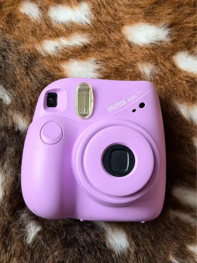Fujifilm Instax Mini 7+ Instant Camera – Purple