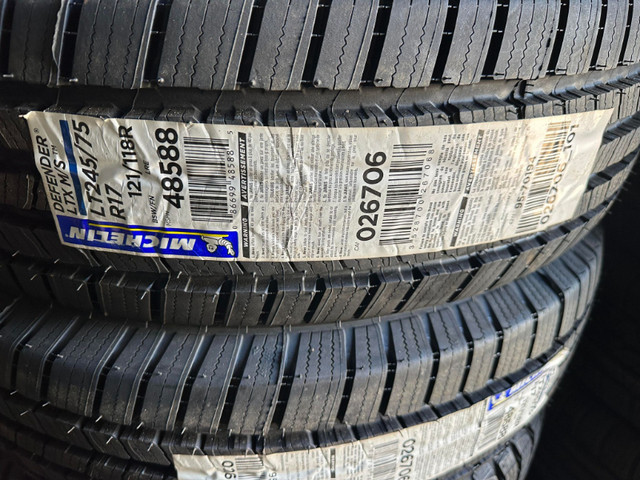 #48588 2 Pneus d'été MICHELIN DEFENDER LTX M/S LT245/75R17 in Tires & Rims in Longueuil / South Shore - Image 2