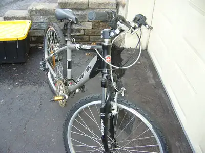 Velo de montagne 26po Schwinn Cadence 21Vit . Suspension avant., View more