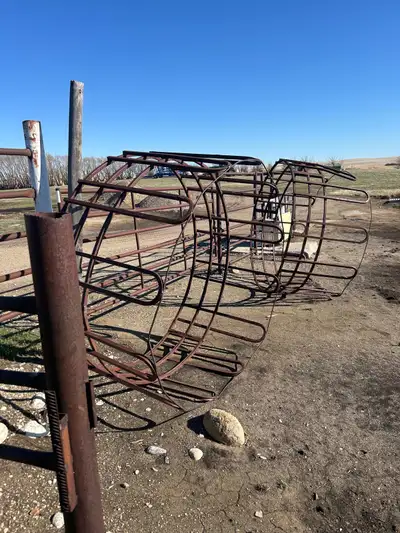 2 bale feeders 6 gate panels (2) 10’ (2) 8’ (2) 6’ 10 panels (8) 10’ (2) 8’ Fence Posts Barb wire (3...