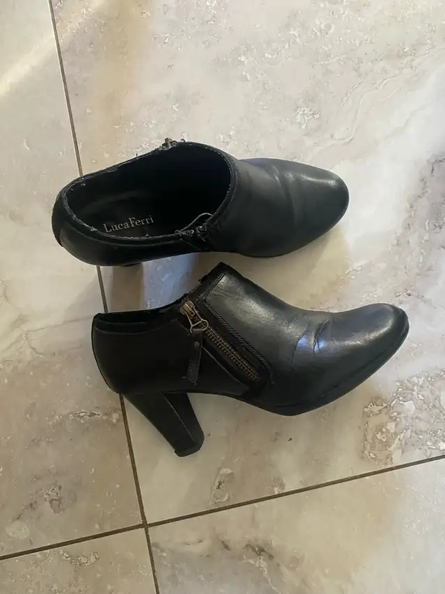 Women’s ankle boots in Women's - Shoes in Laval / North Shore - Image 4