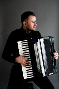 Accordion Player for Italian Parties!