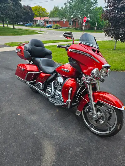 Excellent condition, low mileage and rare colour; Candy Orange. Lots of chrome and lighting, Colour...