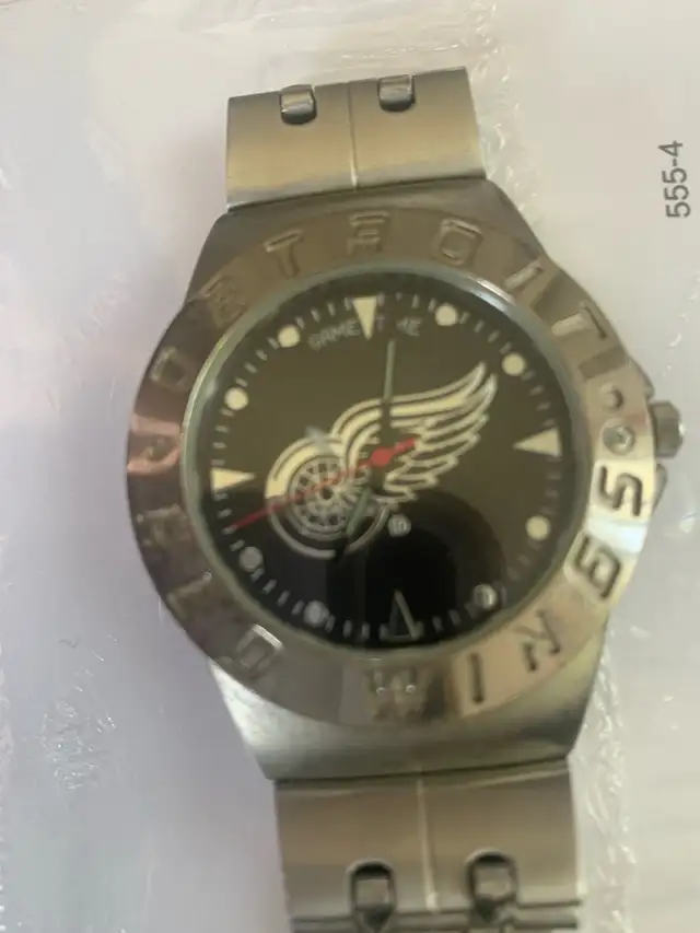Detroit Red Wings men’s watch in Jewellery & Watches in City of Montréal - Image 3