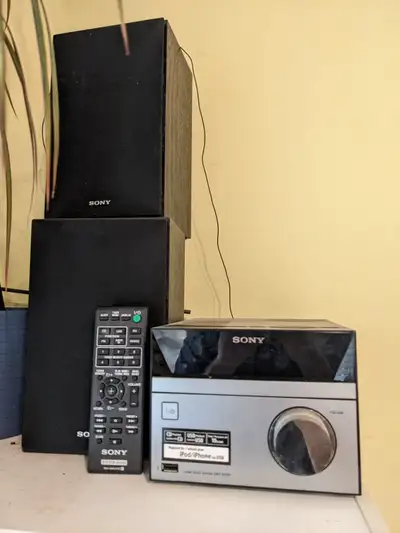 Sony CMT-S30iP Stereo Speakers Radio CD Player System, View more