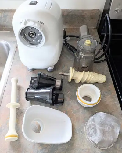 Omega 3008 Nutrition Center Juicer, View more