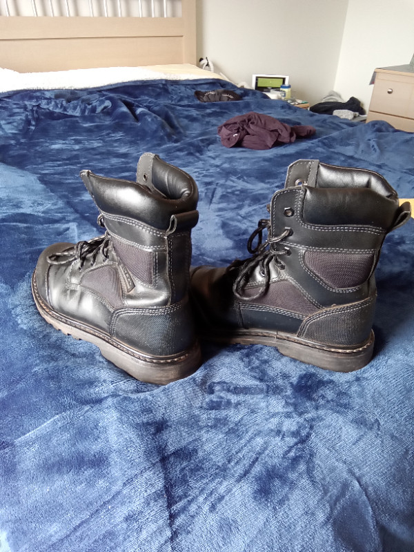 Mens black steel toe work boots, size 9 in Men's Shoes in Charlottetown - Image 2