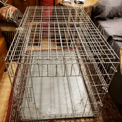 ** DOG CRATE 44X26.5X27" VERY STRONG STEEL**, View more