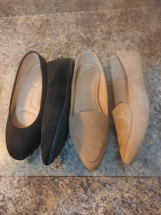 Like New, Old Navy, Suede Flats, Size 9, Each Worn Once, $10 e in Women's - Shoes in Barrie - Image 2