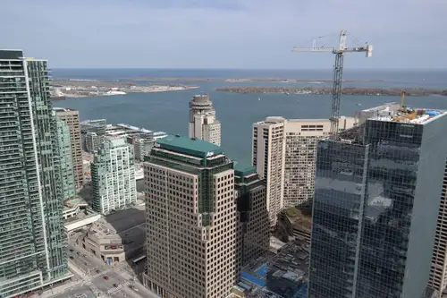 Lower Penthouse unit in one of Toronto’s most famous luxury buildings connected to Union Station, th...