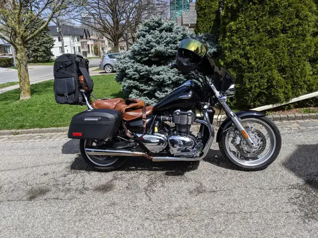 2011 Triumph Thunderbird 1600 ABS in Street, Cruisers & Choppers in City of Toronto - Image 8