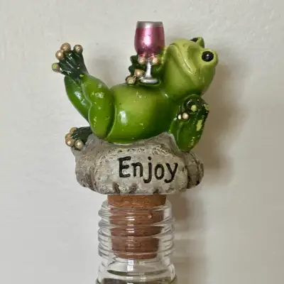 Chill frog bottle topper, View more