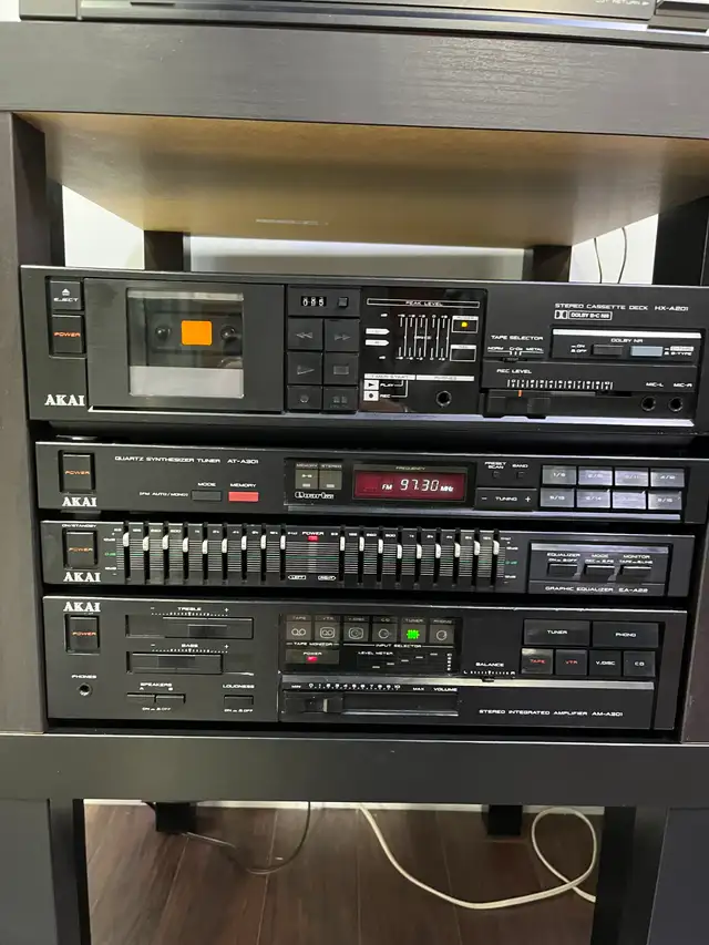 Vintage Akai Stereo Set in Stereo Systems & Home Theatre in City of Toronto - Image 4