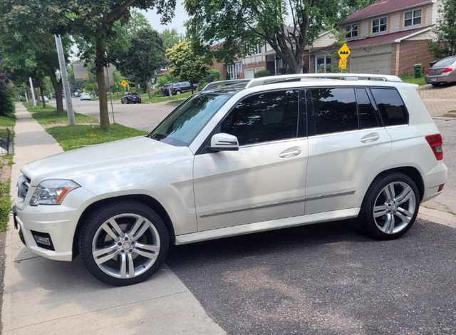 2012 MERCEDES-BENZ GLK350 (AMG Pack) in Cars & Trucks in City of Toronto - Image 2