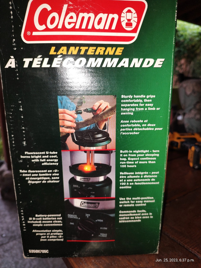 Coleman Camping light lantern like new with remote control in Outdoor Lighting in Oakville / Halton Region - Image 3