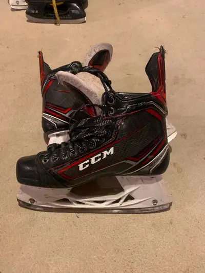 Ccm FT 390 skates men’s 9.5. Great shape.