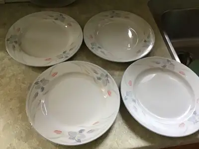 4 assiettes avec motifs, View more